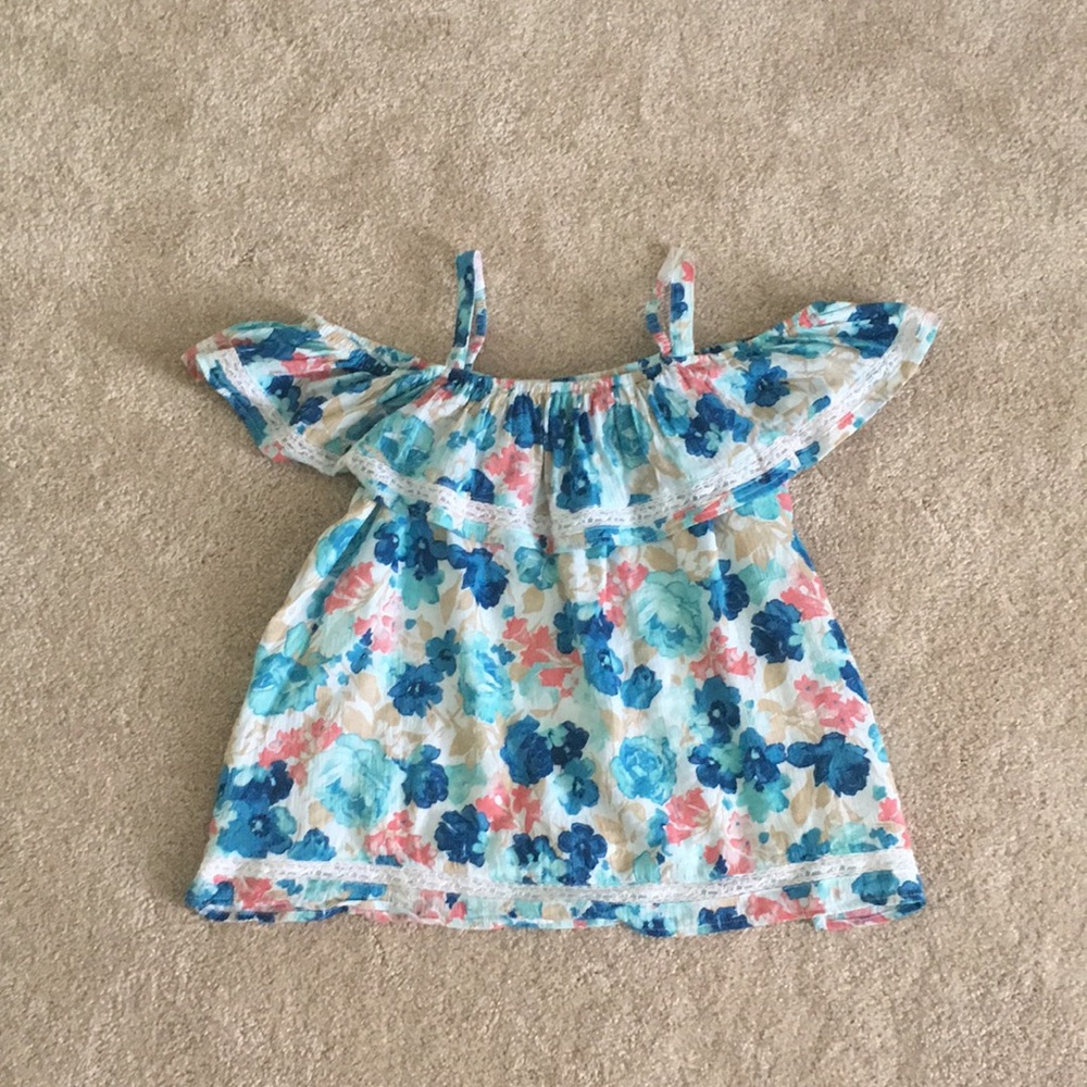 Abercrombie kids cold shoulder floral top